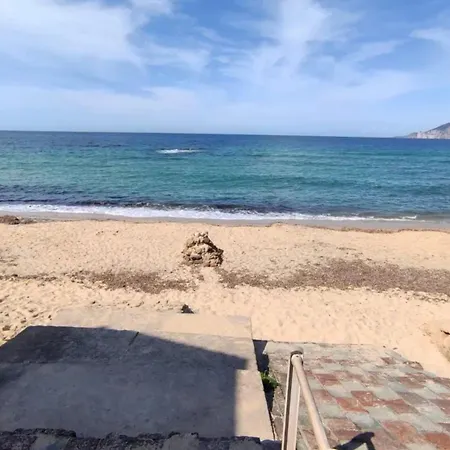 Comfortable House With Sea View In Casa vacanze *